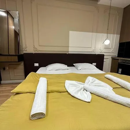 Square 21 3 Apartment