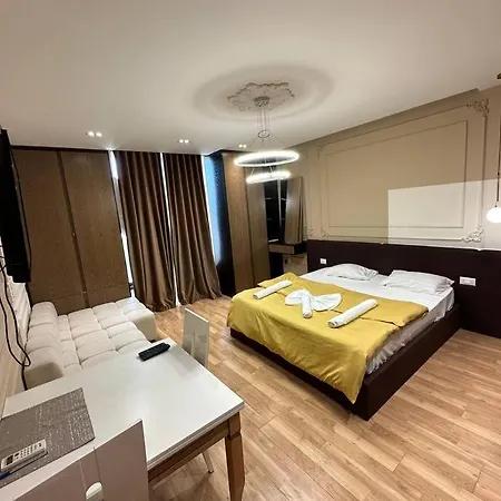 Apartment Square 21 3 *